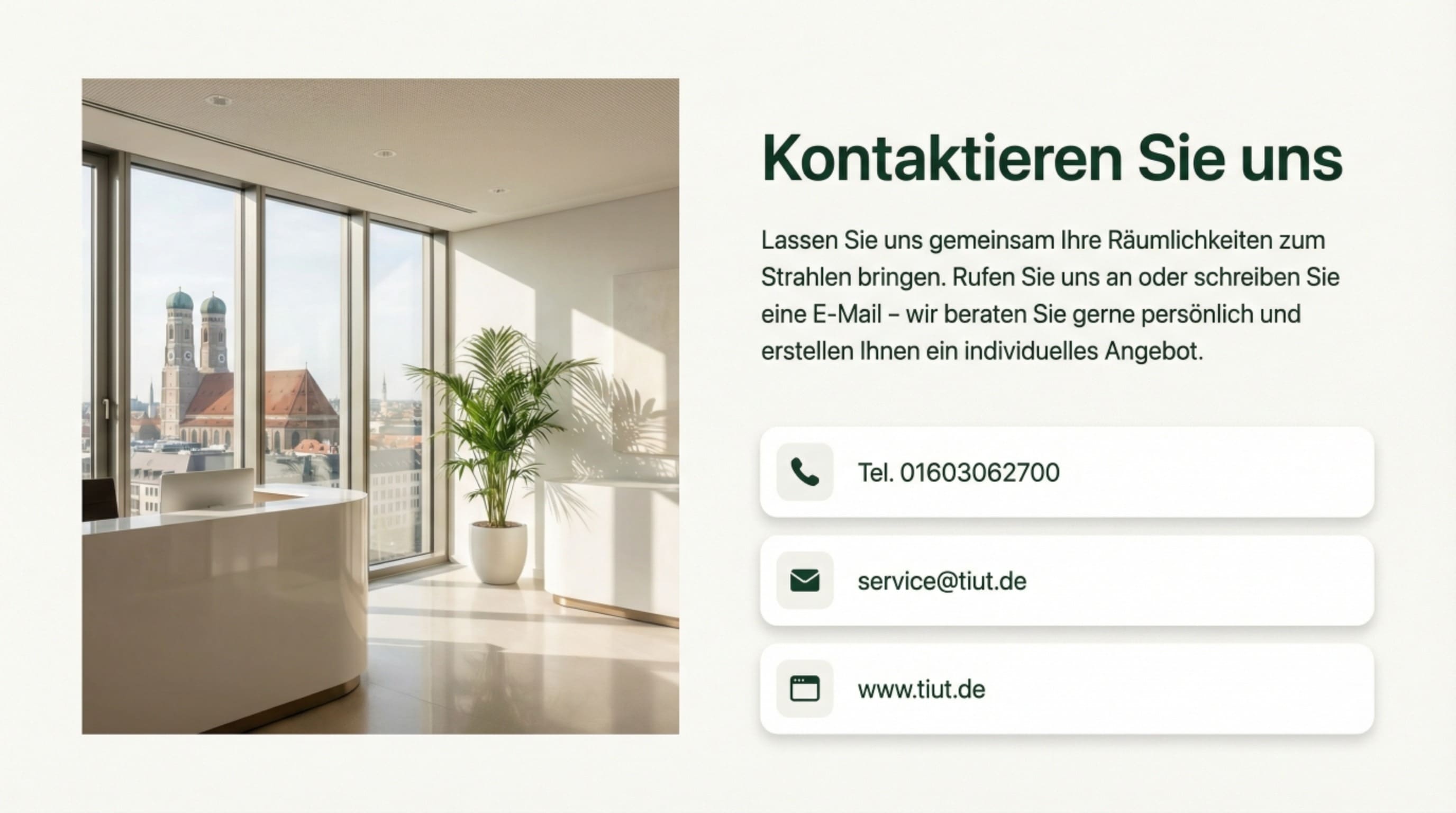 Modernes Büro mit Panoramafenstern